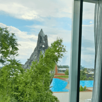 🏖️ Cabana Bay Beach Resort Review with Volcano Bay View – A Fantastic Family Hotel 10 Cabana Bay Resort – Volcano Bay View from Standard Room