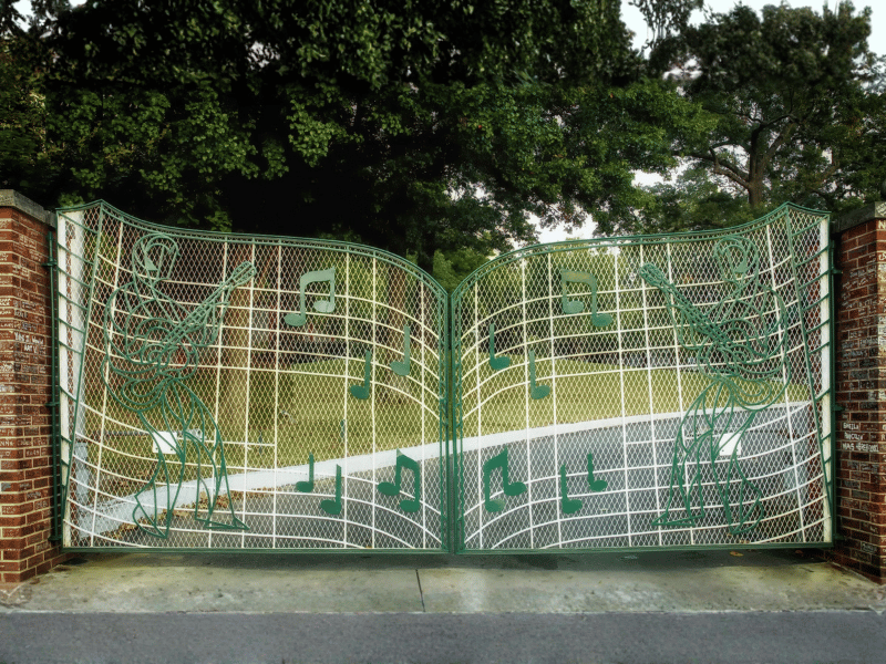 Decorative gates with musical notes design