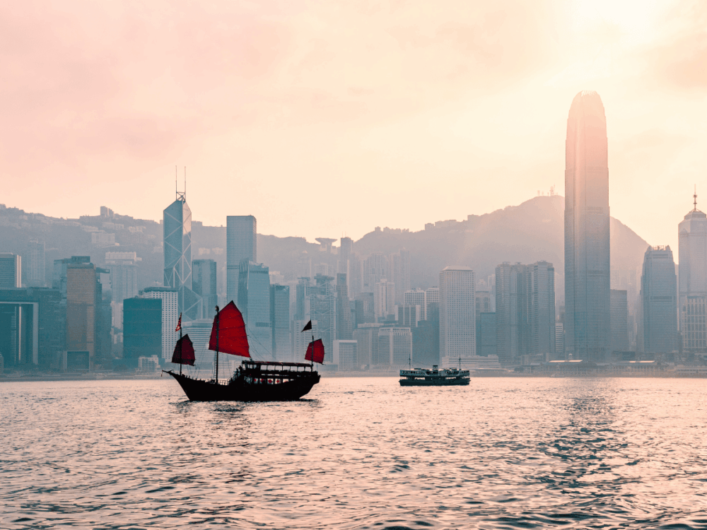 12 Memorable Skylines & Iconic Buildings Around the World