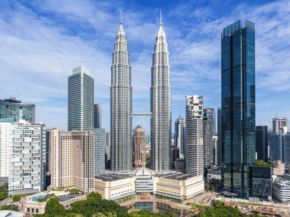 12 Memorable Skylines & Iconic Buildings Around the World